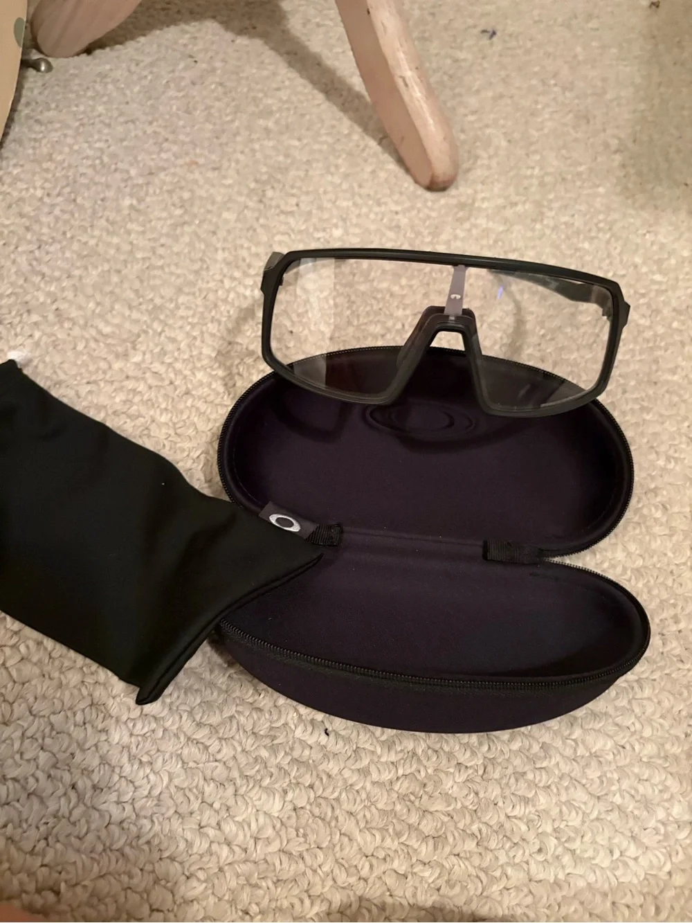 Oakley Black Semi-Rigid Sunglasses Case with Embossed Logo Sutro $235